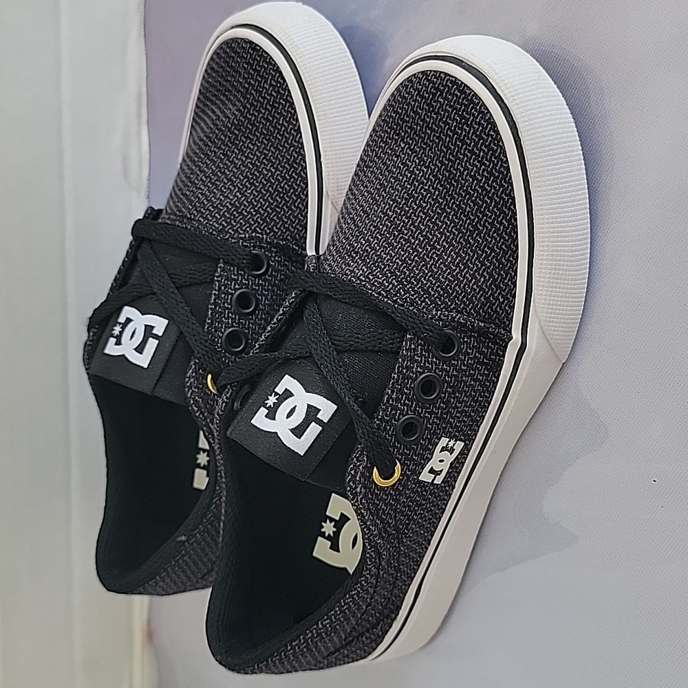 DC skateboard youth's Trase TX SE shoes size 13 color black/grey/white